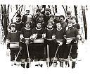 Спорт - Наша фабричная команда по хоккею с мячем. Декабрь 1985 г. Фото из архива В.Бородинова